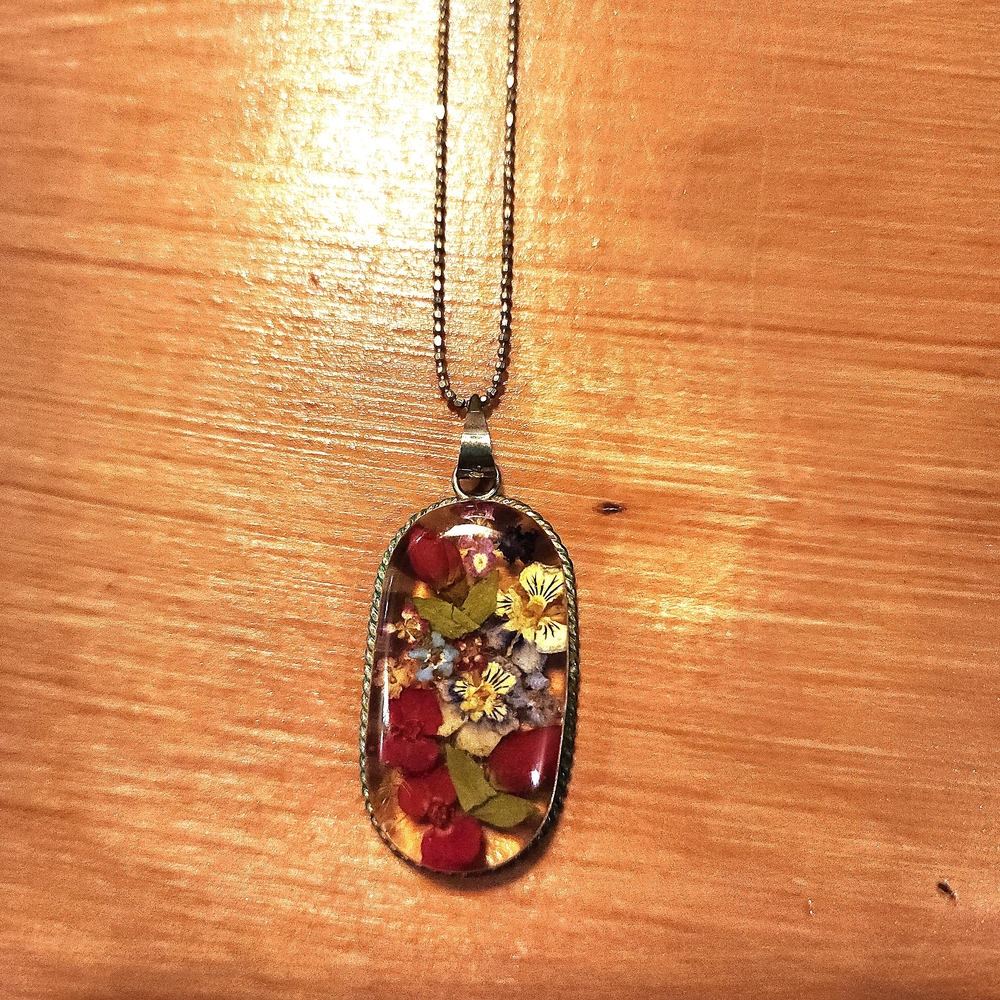 Real Flower Oval Pendant Necklace